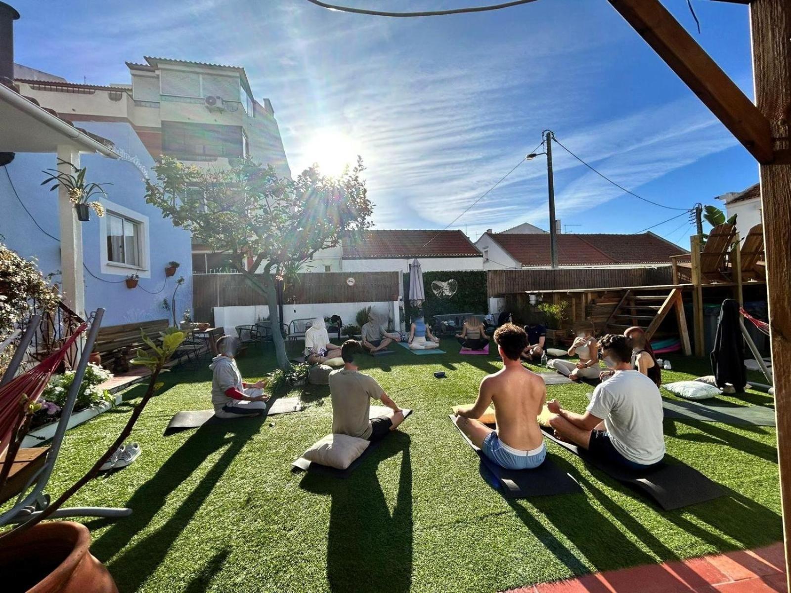 Vila Maria Rooms By Host-Point Costa da Caparica Exterior photo
